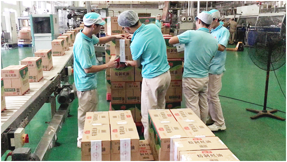 配图:与日常生产线一致的金砖会晤专供的海天蚝油封条进仓.jpg 好色先生视频