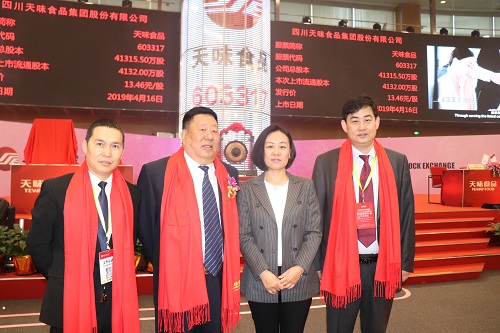 53.jpg 好色先生视频